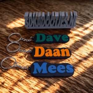 sleutelhanger met naam in 2 kleuren